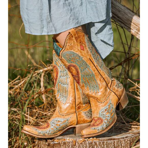 Corral Boots Women's Size 8.5 Western Cowboy Wing and Heart Boots - Picture 1 of 8